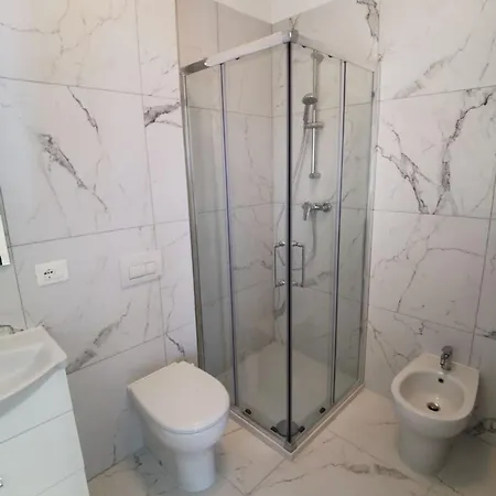 Modern In Апартаменти
