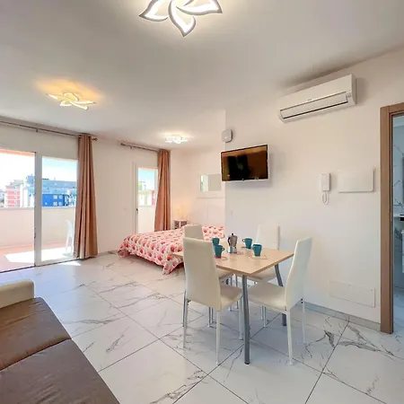 Modern In Апартаменти