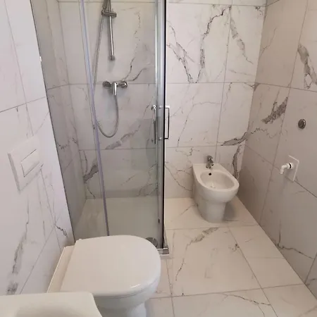 Modern In * Μπιμπιόνε